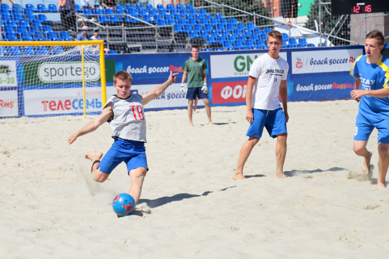 The team of Vavilov SSAU is a champion of the championship on beach football. Фото 3