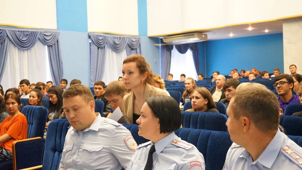Meeting of foreign students with representatives of the Federal Migration Service of the Russian Federation in the Saratov region. Фото 2