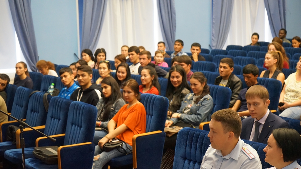 Meeting of foreign students with representatives of the Federal Migration Service of the Russian Federation in the Saratov region. Фото 3