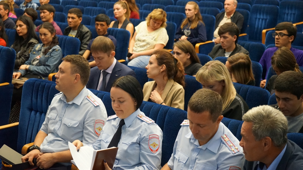 Meeting of foreign students with representatives of the Federal Migration Service of the Russian Federation in the Saratov region. Фото 4