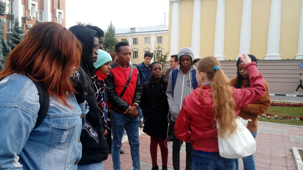"Let's get acquainted!". 1 year foreign students on a city tour. Фото 4